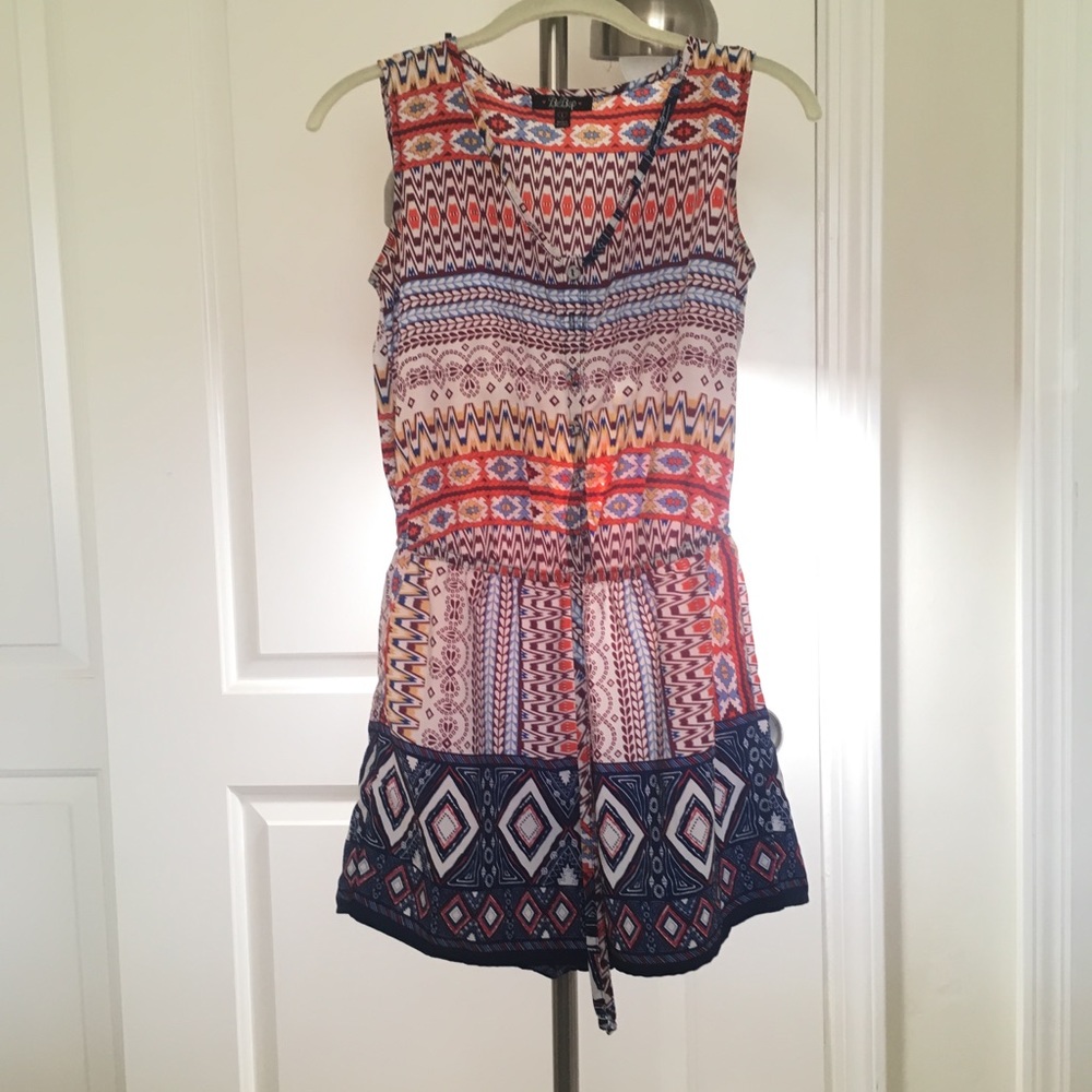 Romper EUC. Light breathy material.
